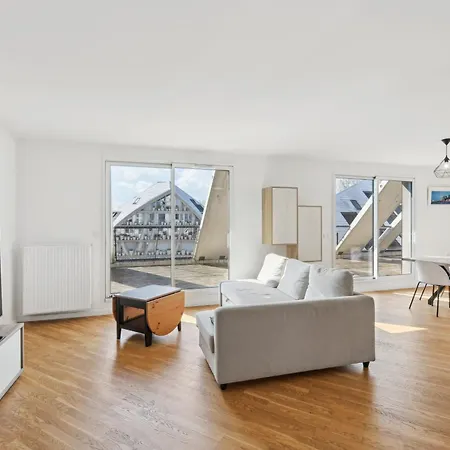 Spacious And Bright Bordeaux